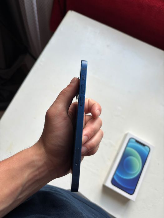 Iphone 12 128gb хорошем состоянии.