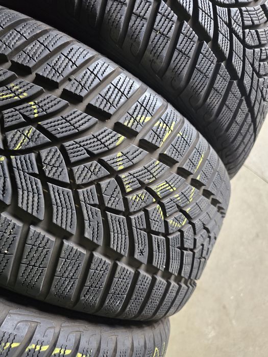 255/40/20 GOODYEAR 2бр