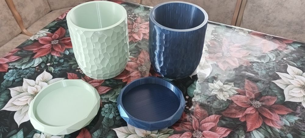 Продаю цветочные горшки