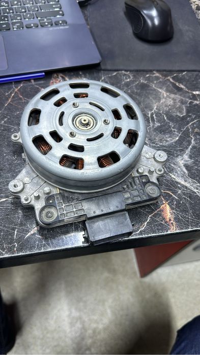 Усилитель бампера Тойота Сиенна