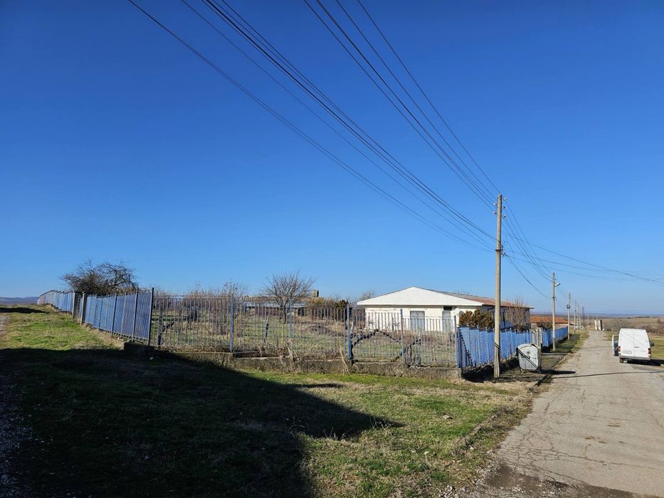 Дава се под наем Промишлена сграда в с. Стамболово, Област Хасково - 587 кв.м за 510 € - Снимка #5