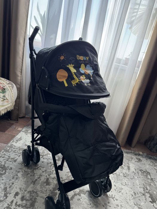 Легкая прогулочная коляска
