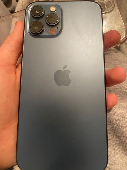 Продам айфон 12про мах