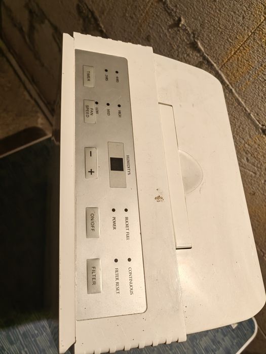 Aparat dezumidificator ptr incaperi programabil