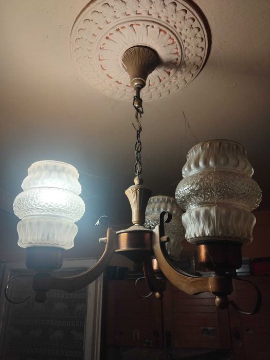 Полилей от дърво и месинг.