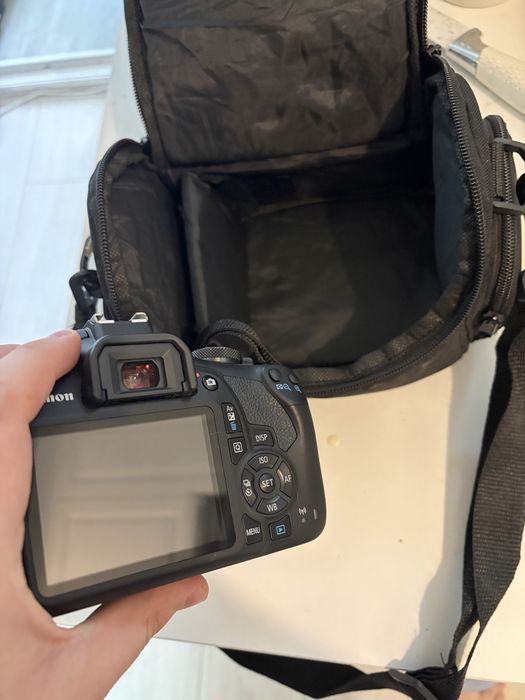 Canon 2000d фотоаппарат