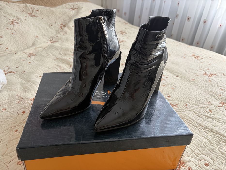 Продам лакированные ботильоны