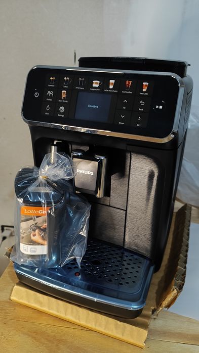 Espressor automat Philips Seria 5500 LatteGo