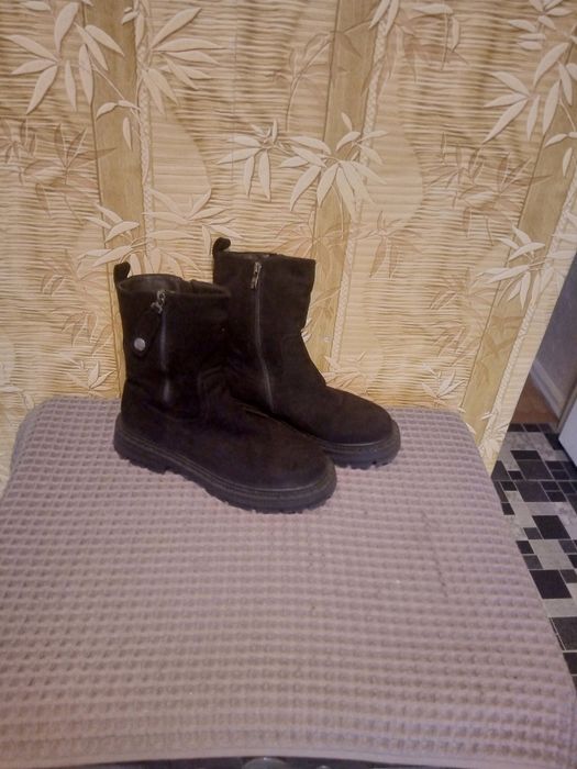 Продам зимние сапоги