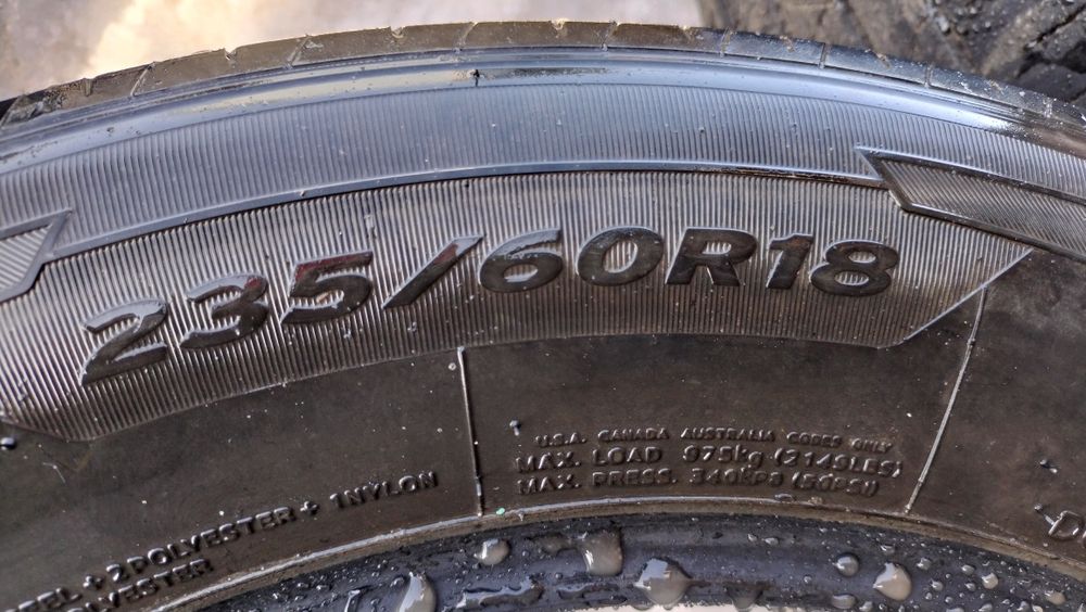 Продам резину б/у 235/60/R18