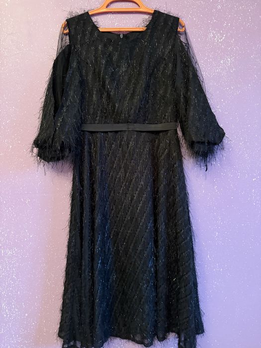 Платья нарядные и повседневные