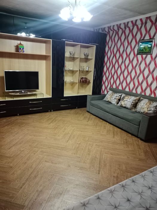 Уютный трёхкомнатный дом в 14 микрорайоне - заезжай и живи