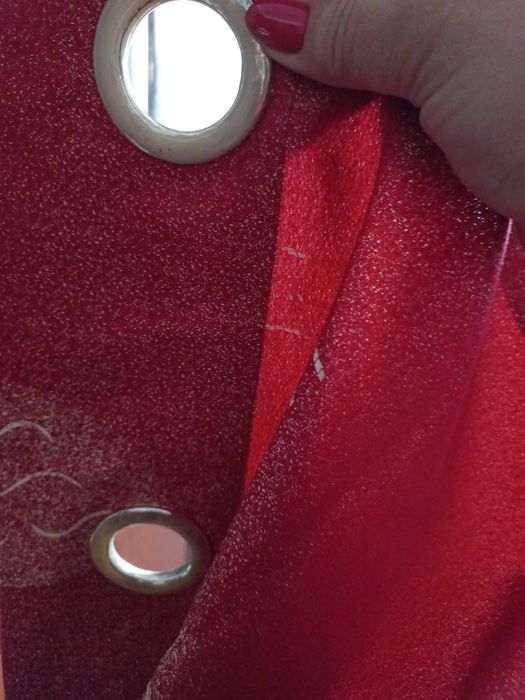 Шторы шикарные на кольцах.