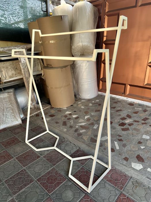 Вешалки рейлы стеллажи