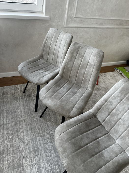 Стульчики крутящиеся 4 шт