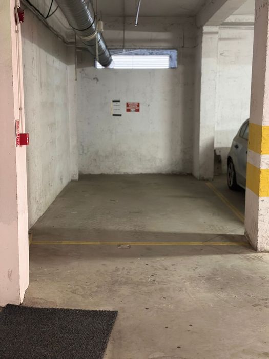 Închiriez locuri de parcare subterane Ring residence