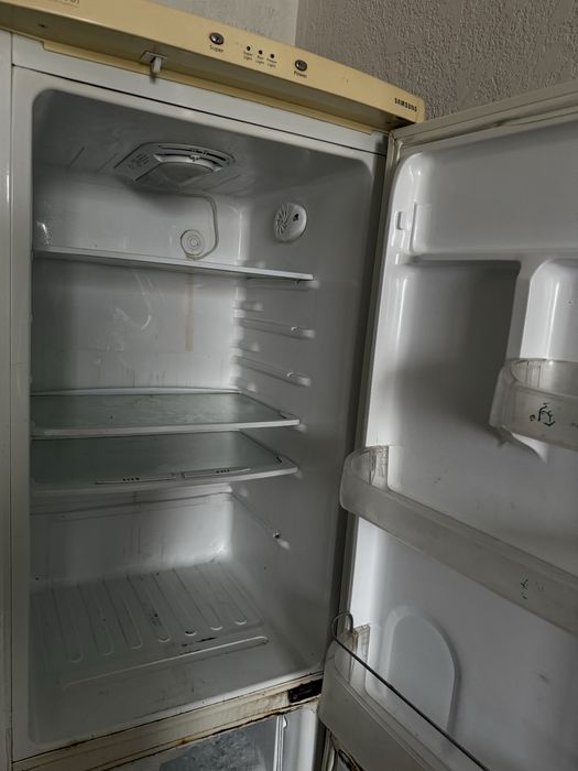 Холодильник б/у Samsung 2002