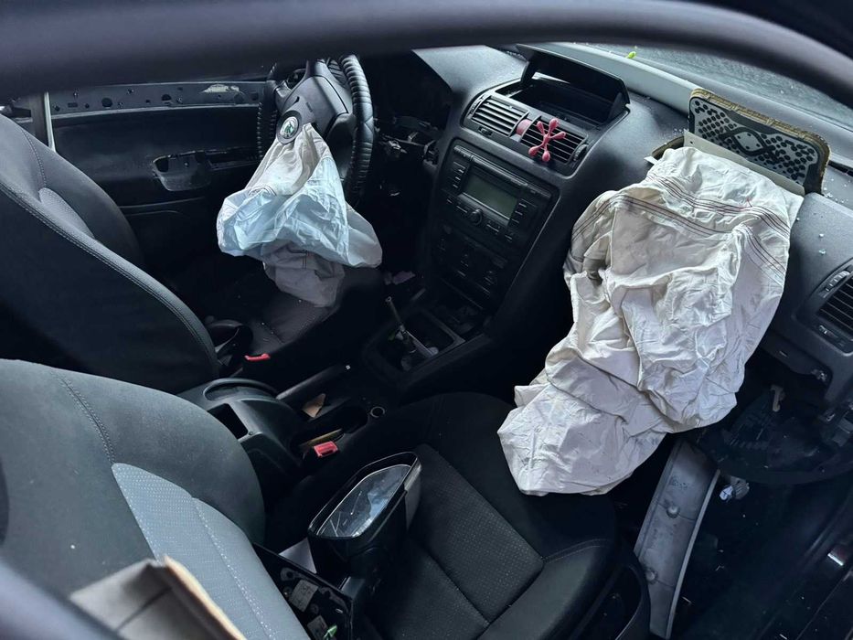 Волан за Куга и части Октавиа