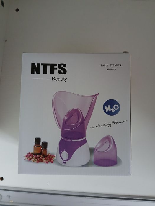 Уред за почистване на лице с етерични масла.