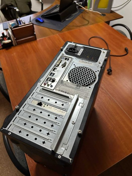 Сервер, системный блок Core i5-4460, 24 ГБ ОЗУ