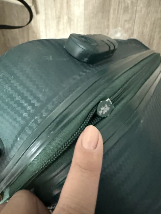 чемодан срочно продам