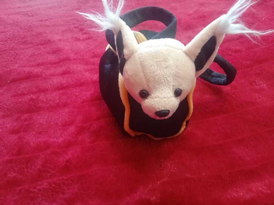 Адидас-чанта с кученце