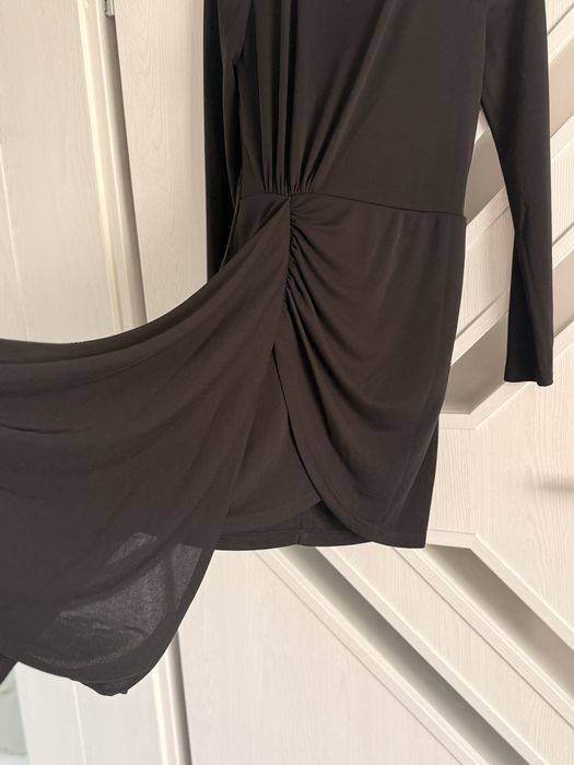 Черна рокля ZARA.