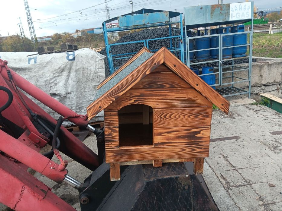 Кучешка къща кучета