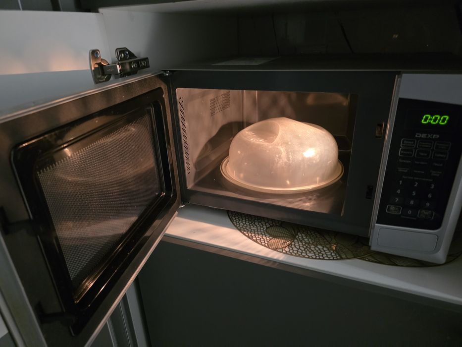 Продам микроволновую печь