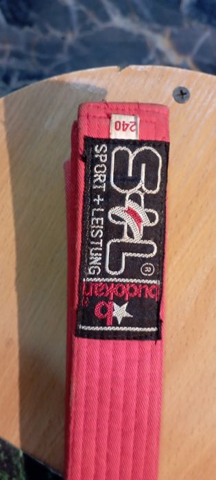 Продам пояс красный 1000ТГ