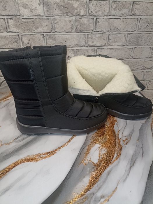 Продаю женские сапоги