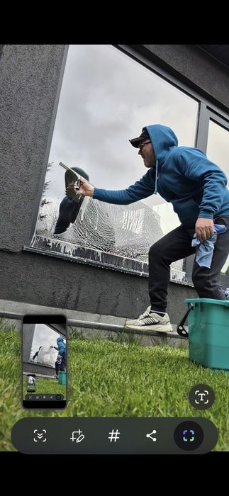 Curatare geamuri profesionala.