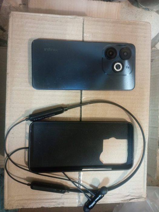 Infinix smart 8 4+4/64gb 10.2023г