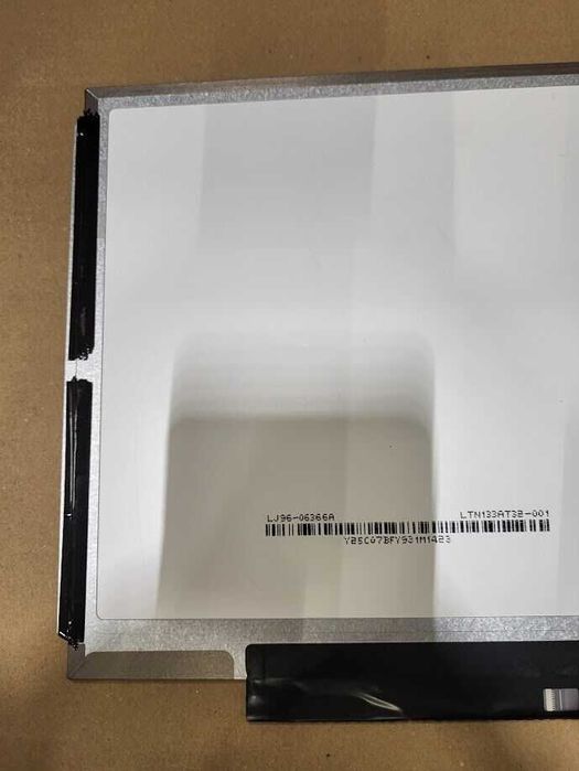 Samsung LTN133AT32-701 13.3" HD лаптоп дисплей употребяван