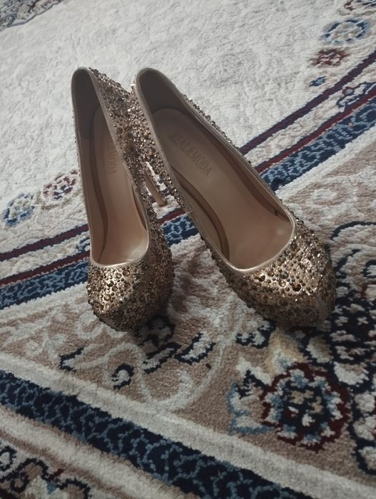 Туфли в каблуках