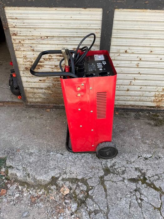 Зарядно стартерно устройство 12/24V