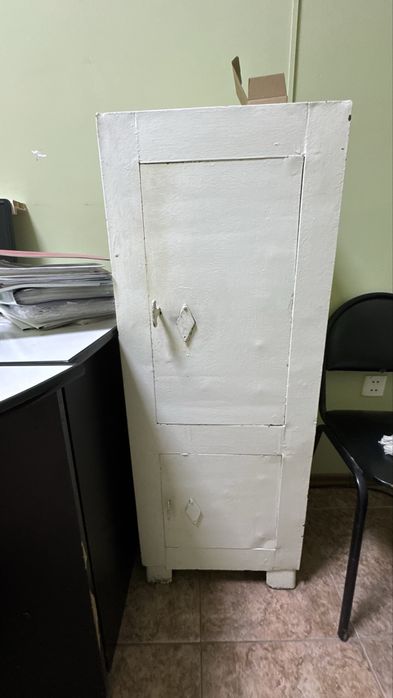 Мебель для офиса,сейф,дверь