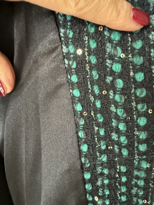 Сако/палтенце в изумрудено зелено с блестящ ефект от златисти пайети
