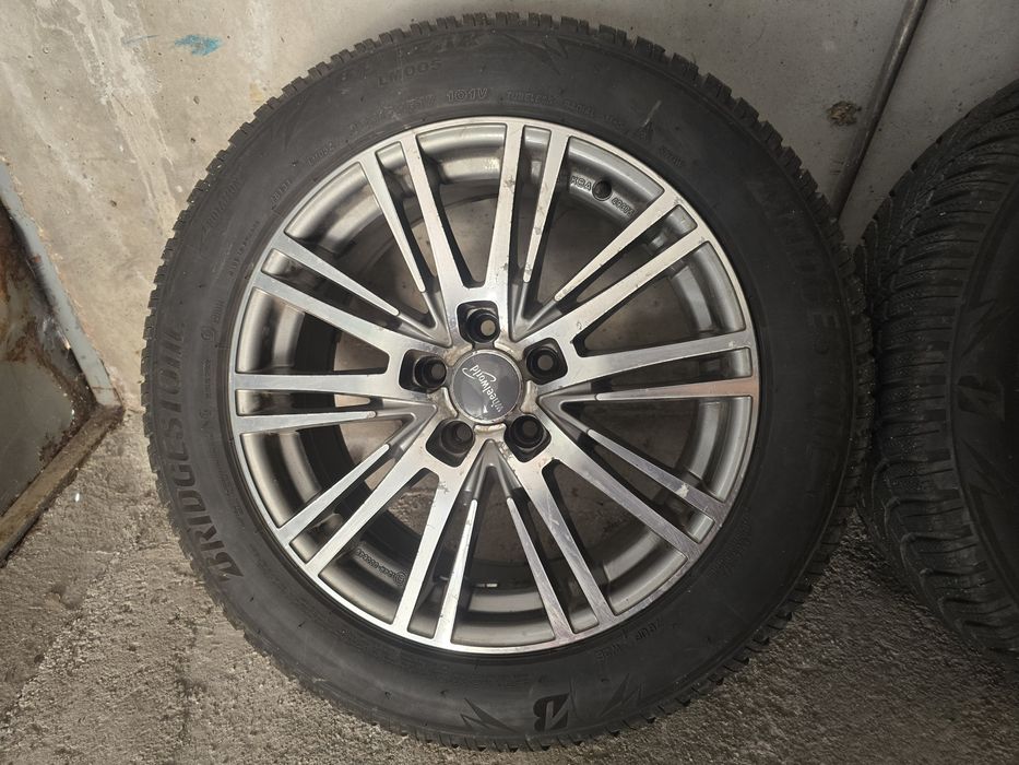 джанти с гуми Bridgestone Blizzak 225/55/17 за Ауди
