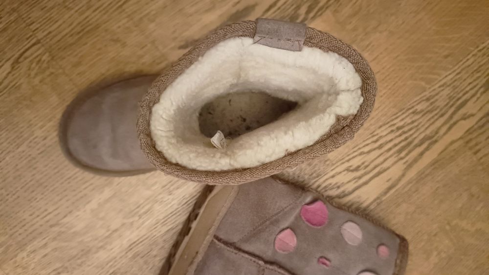 Продам угги детские
