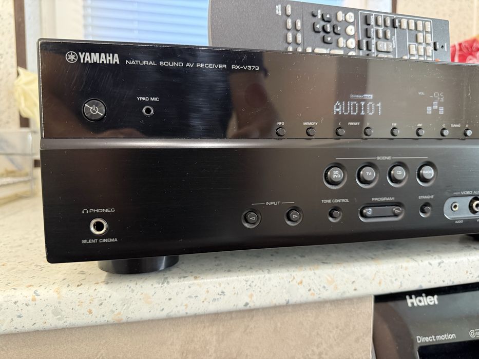 Yamaha RX-V373 resiver