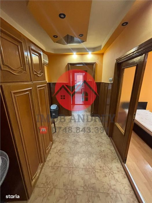 Apartament ultracentral cu 3 camere, strada Babadag, pentru muncitori