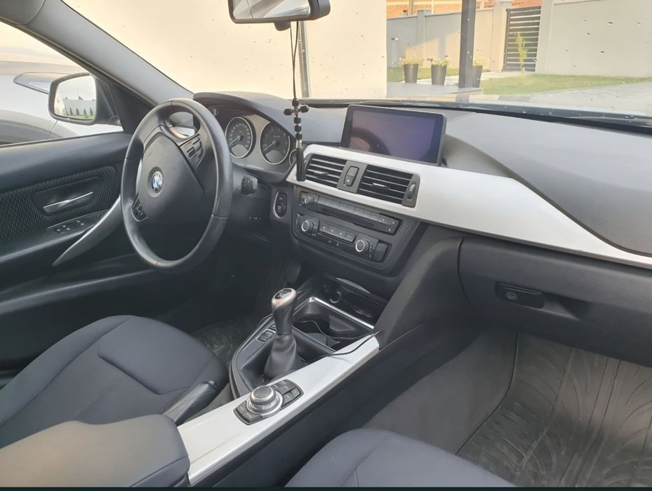 BMW 318d Sedan, motorizare 2.0 Diesel (1995 cmc), 143 CP, an fabricație 2012