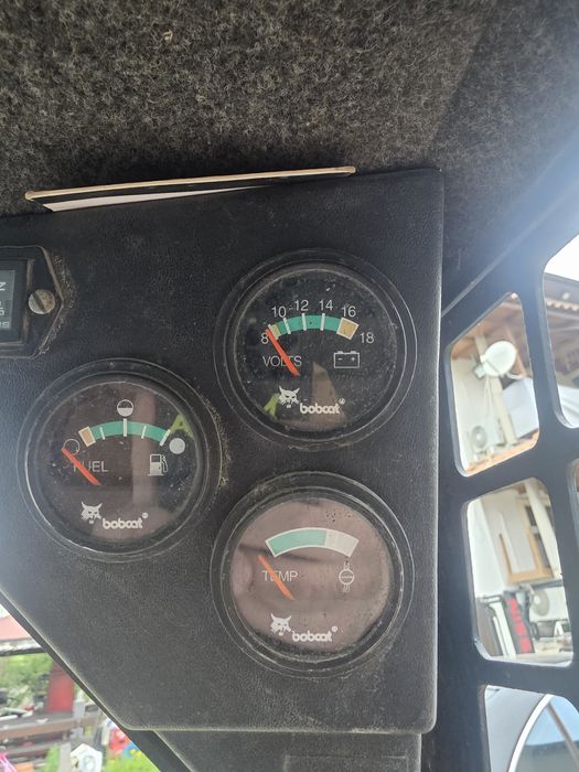 Челен товарач bobcat 553