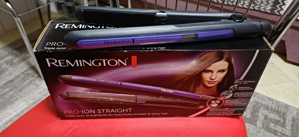 Placa de indreptat parul Remington S7710, 230 grade, Functie Ionica