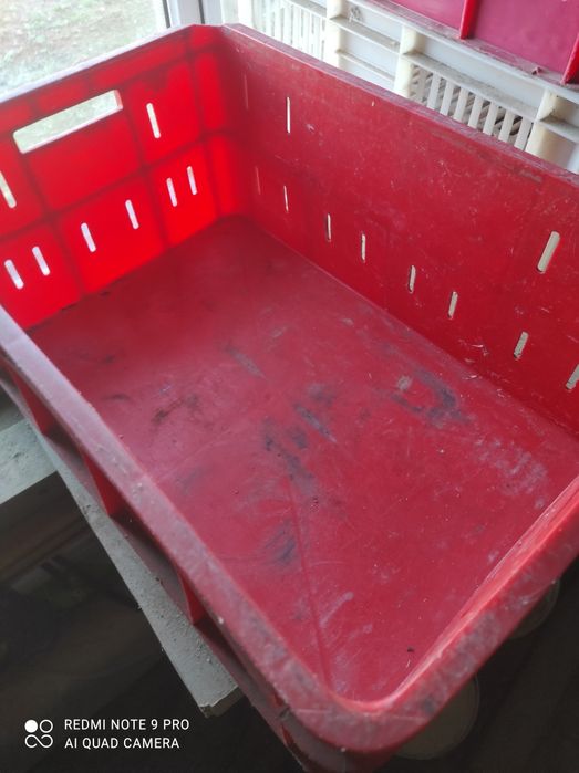 Ящики с мясокомбината.