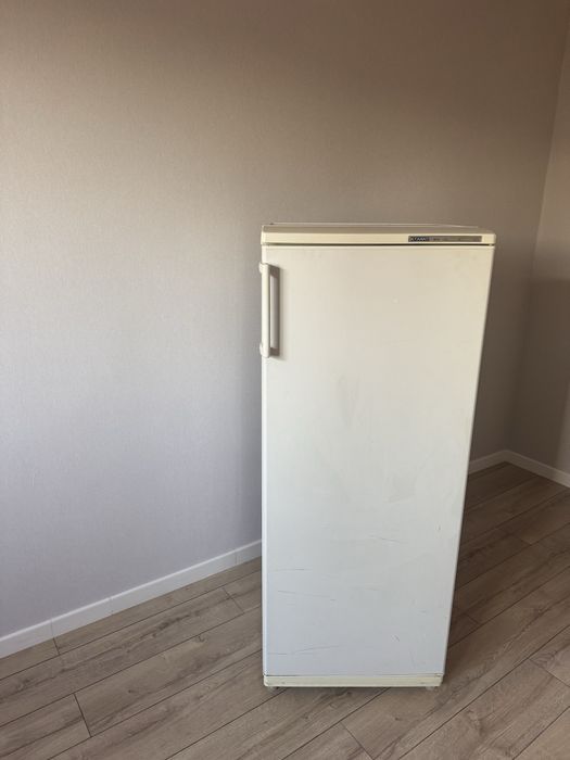Продам морозильную камеру