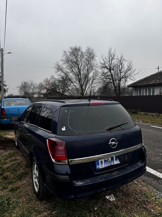 Dezmembrez Opel astea h 1.7 cdti