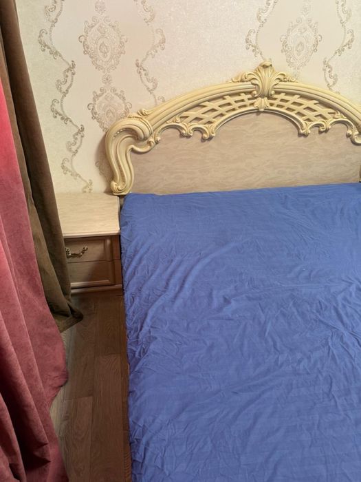 Продам спальный гарнитур