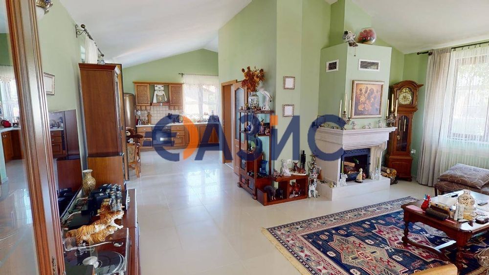 Къща с 4 спални 264 кв.м., в село. Кошарица, България, 385 000 евро #33363138